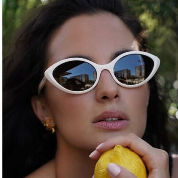 Final Price! Celine CL40264U 25N Ivory/Khaki Sunglasses - Picture 2 of 10